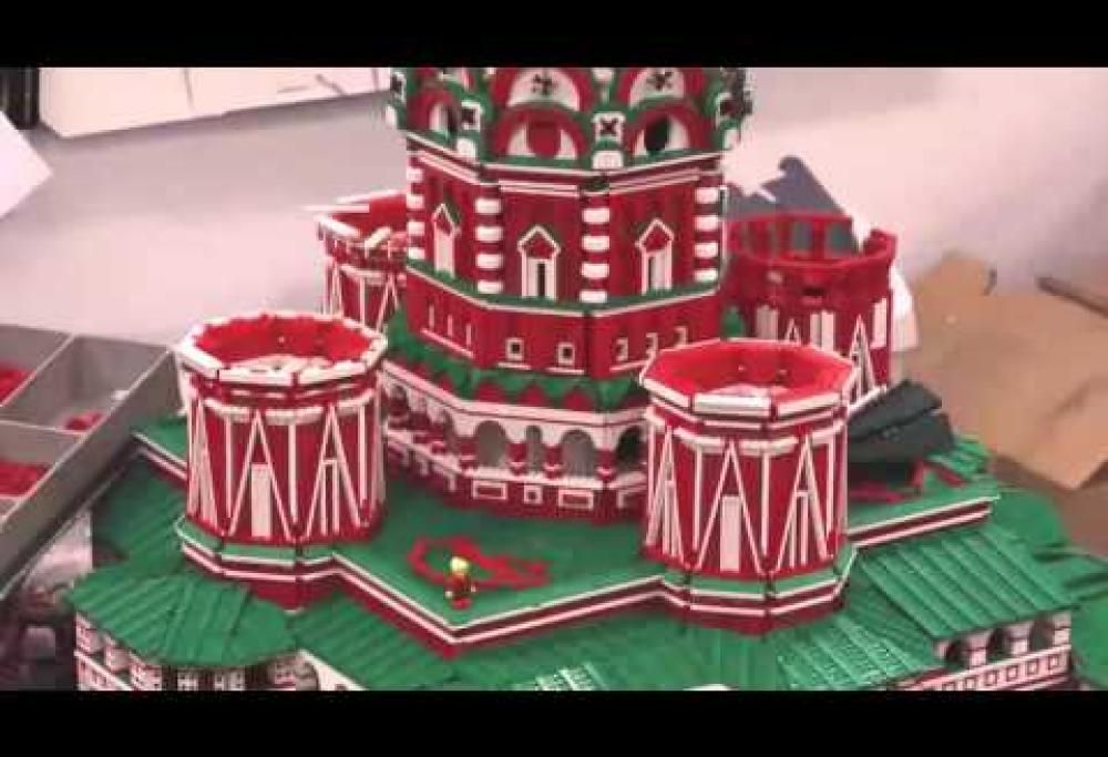 Mattoncini e tanta pazienza:  i grandi monumenti realizzati con i Lego