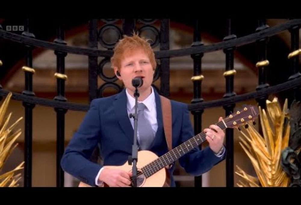 Ed Sheeran commosso al Giubileo di Platino