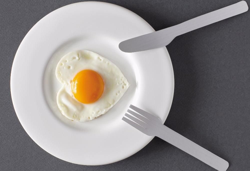 Ecco come usare (davvero) le posate per comunicare a fine pasto!