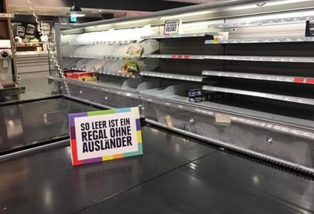 Supermercato vuoto senza prodotti stranieri: ecco la provocazione contro il razzismo