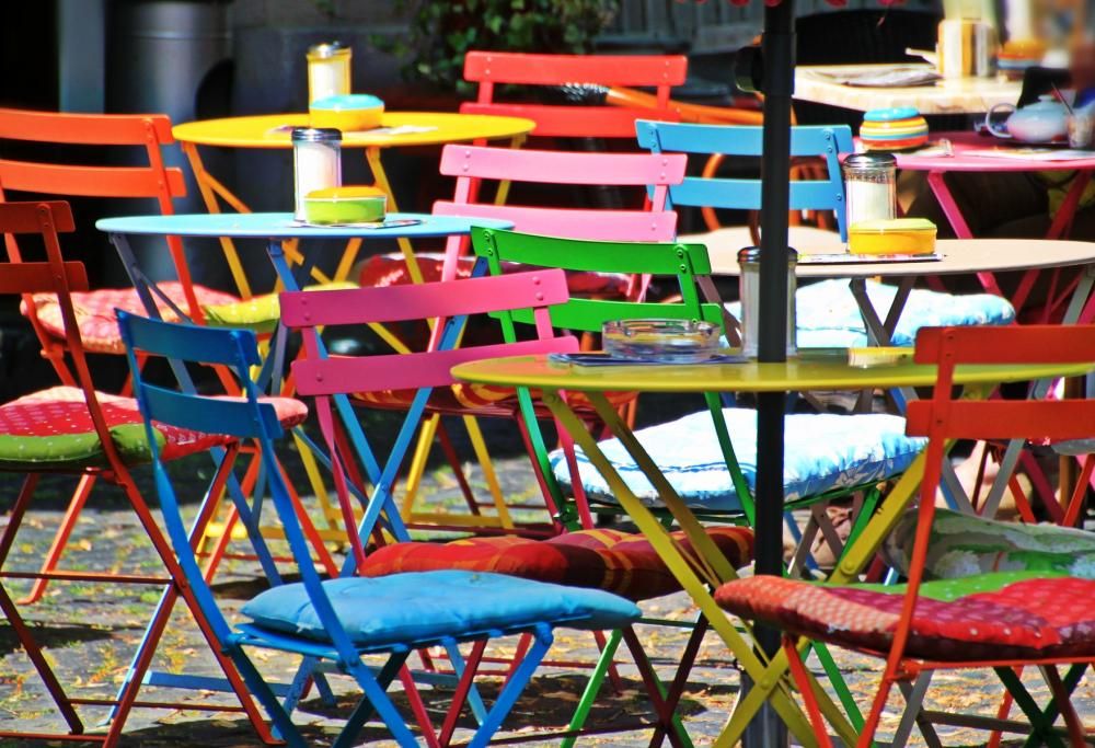 Spegni il cellulare e vieni al bar!