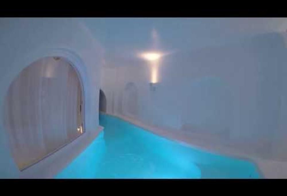 Vi facciamo sognare con la piscina in camera che dà sul mare