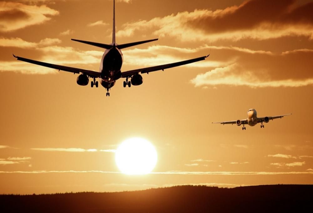 Il ringraziamento speciale di una compagnia aerea a medici e infermieri