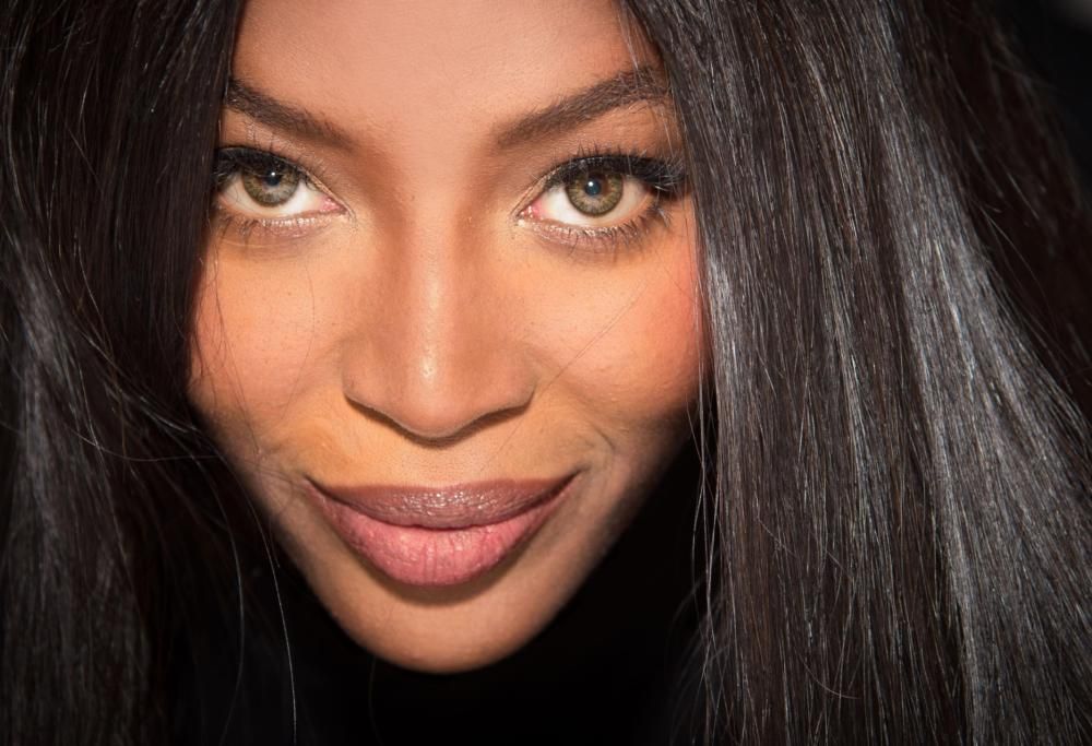 Naomi Campbell festeggia il compleanno e ne va fiera. Ecco il suo stile di vita in 7 frasi da ricordare