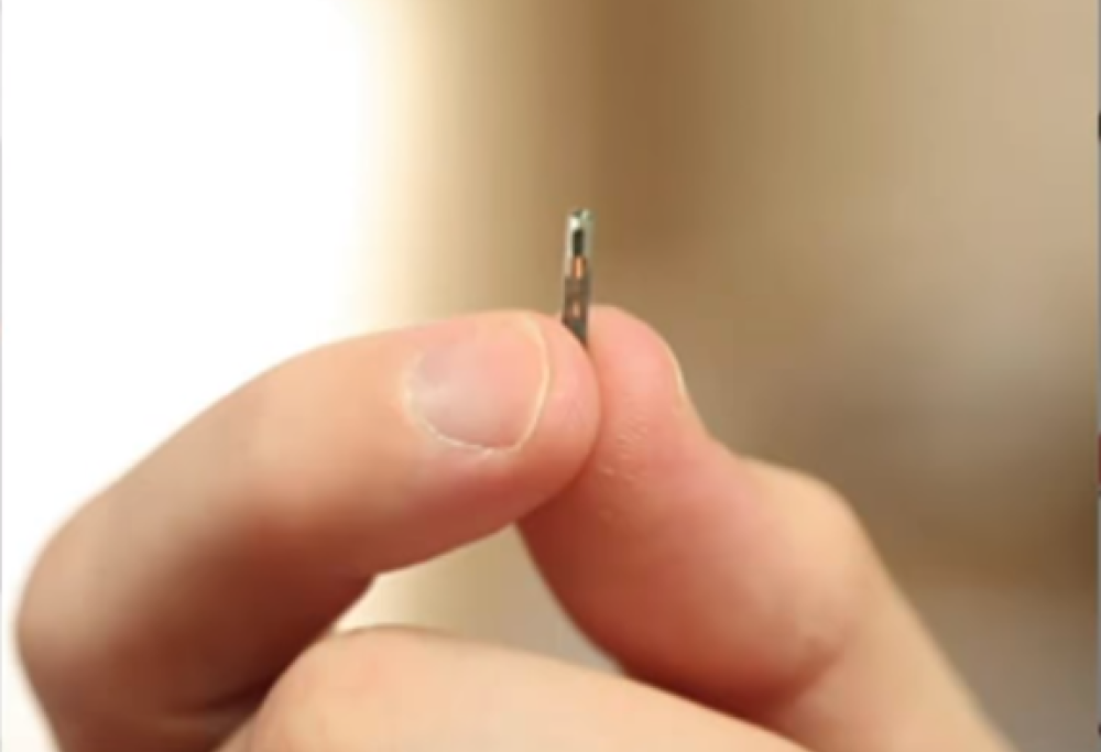 Addio cartellino, negli Stati Uniti si testa il microchip sottopelle per i dipendenti