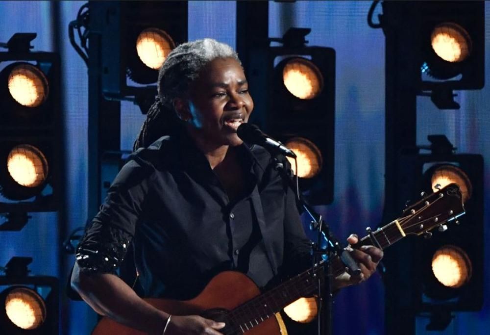 Tracy Chapman esegue Fast Car con Luke Combs: il video