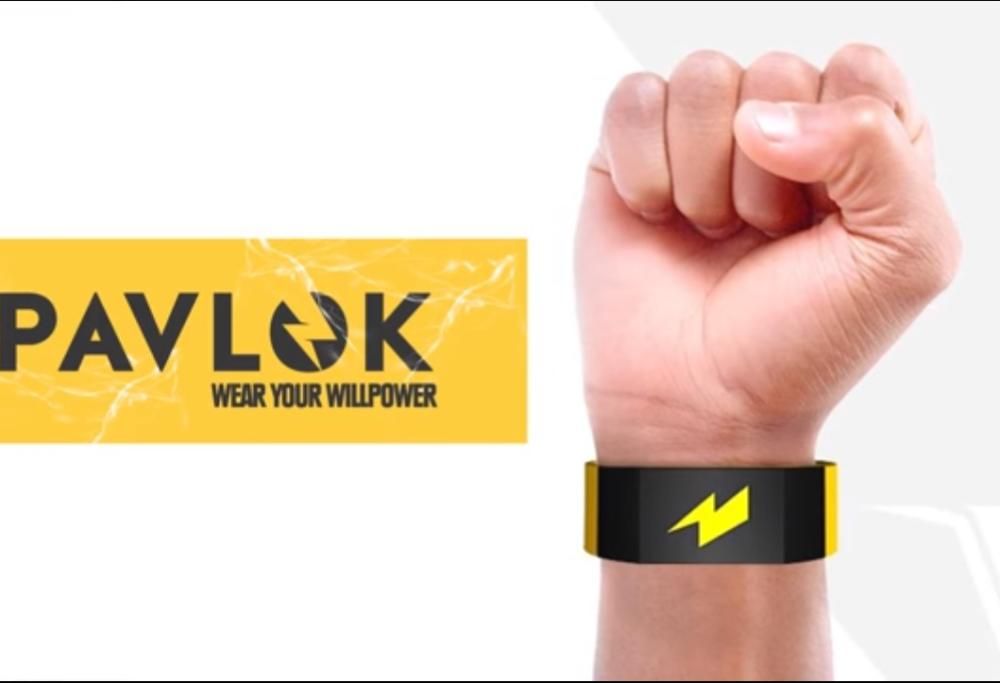 Dipendenza dallo shopping? Questo braccialetto ti punisce.