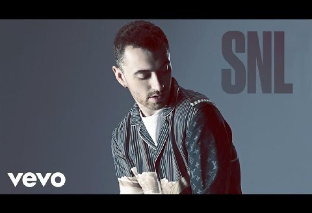Sam Smith canta live  Pray: il video