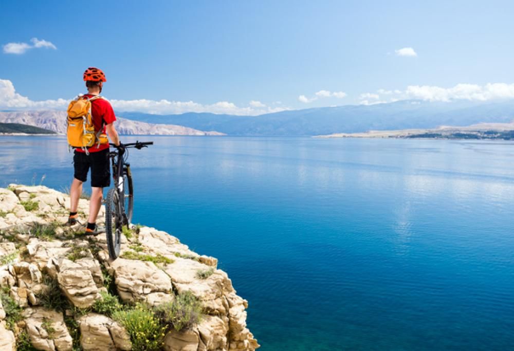 Vacanze in bicicletta: ecco gli itinerari più belli al mare e in montagna