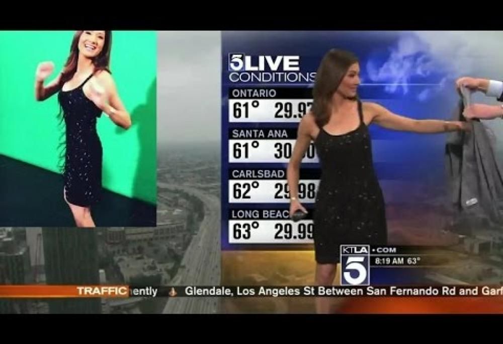 Sexy meteorina umiliata in diretta