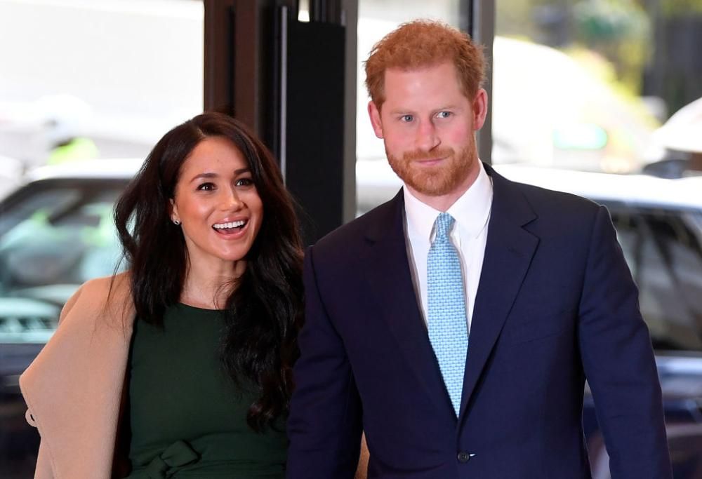 Harry e Meghan tornano in strada per aiutare le famiglie in difficoltà