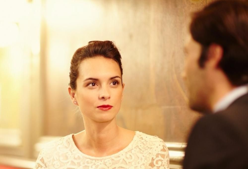 Non riuscire a fissare l’interlocutore negli occhi non è timidezza. Uno studio lo dimostra