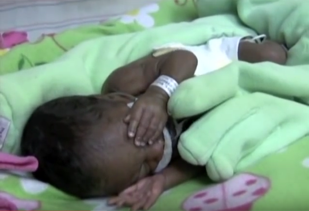 L’idea commovente (e geniale) di una madre per stare accanto al proprio figlio