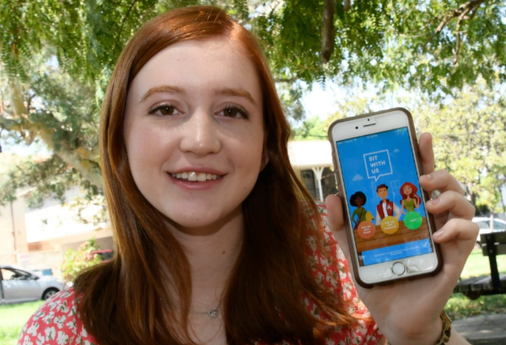 “Sit with us”, l’app anti-bulli per trovare compagni di pranzo