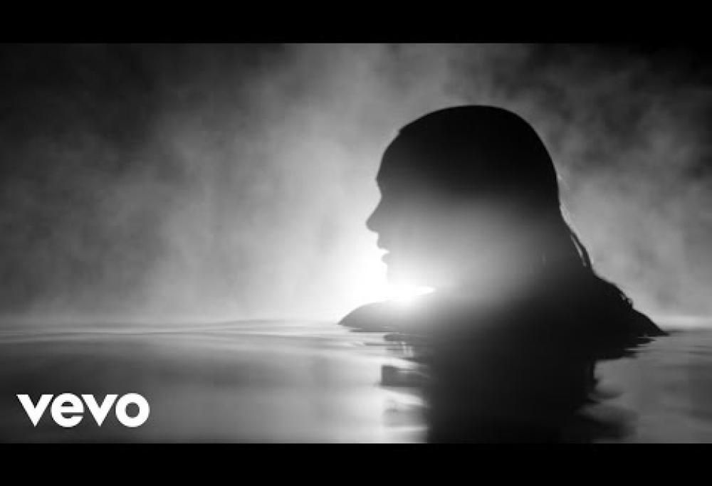 Natalie Portman nell’emozionante clip di James Blake: guarda il video