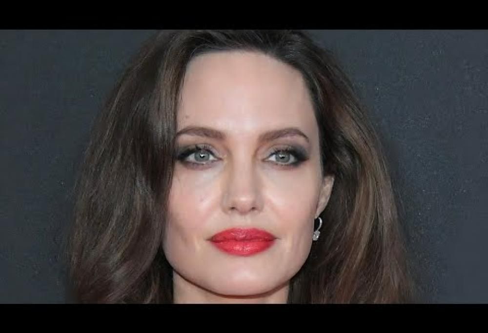 Angelina Jolie rivela di non avere vita sociale