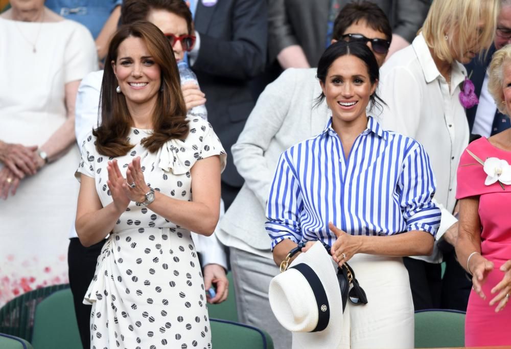 Per amore di Wimbledon: l’omaggio bellissimo di Kate Middleton e le foto più belle dei Reali durante i match