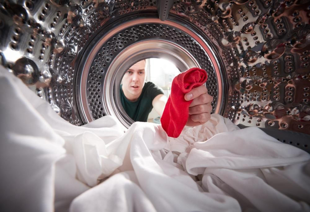 La lavatrice mangia i calzini: ecco la prova!