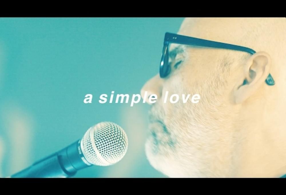 Moby commuove il web con il suo video: una lettera d’amore per gli animali e per chi li protegge