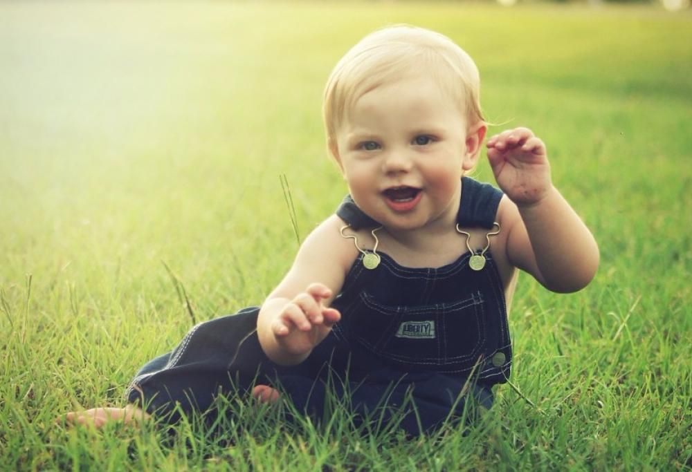 Far ridere i bambini migliora le loro capacità di apprendimento