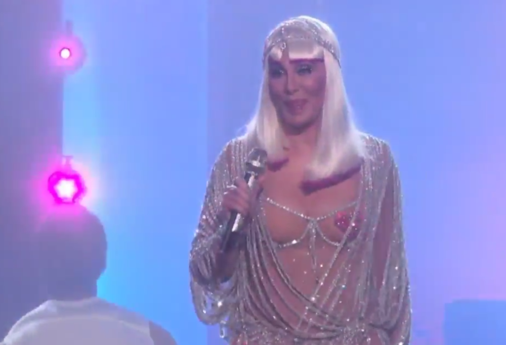 Cher canta ” Believe” e conquista il pubblico dei Billboard Music Award