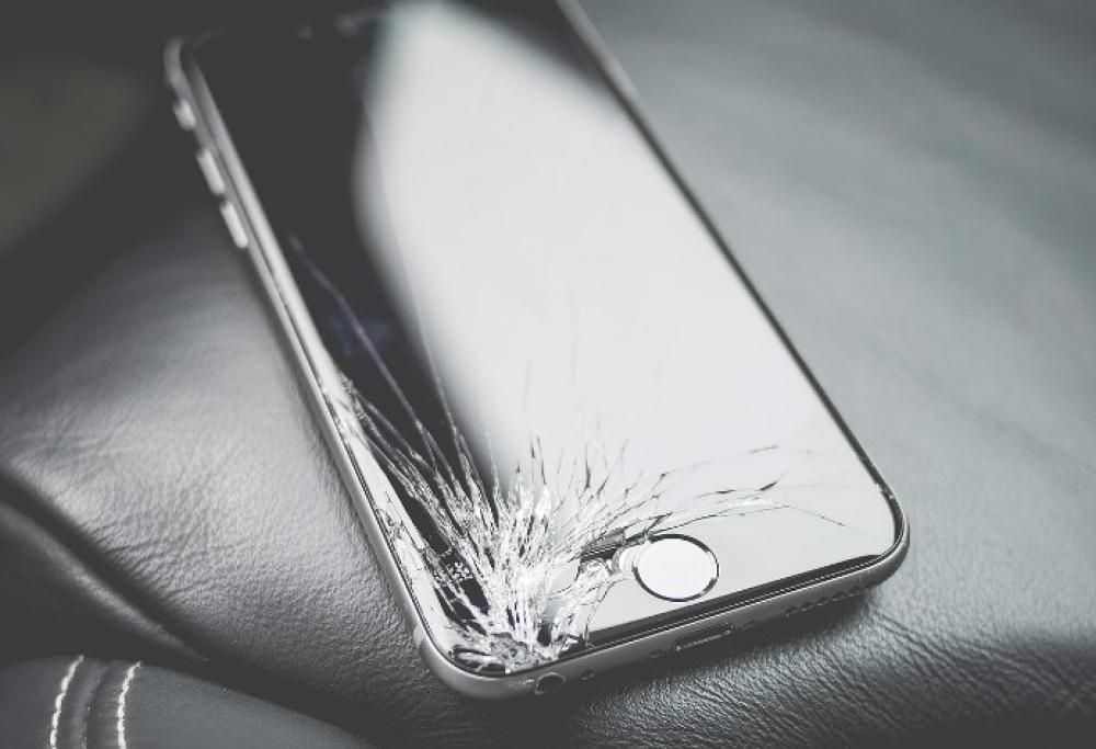 Maltrattate il vostro smartphone? E’ segno che ne volete uno nuovo