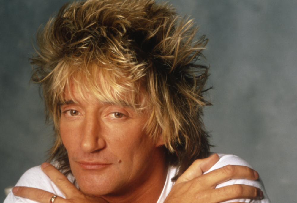 Rod Stewart pubblica il suo primo album con le sue hit da solista