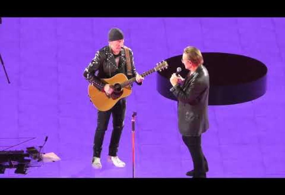 Gli U2 eseguono Christmas (Baby Please Come Home) dopo 36 anni: il video