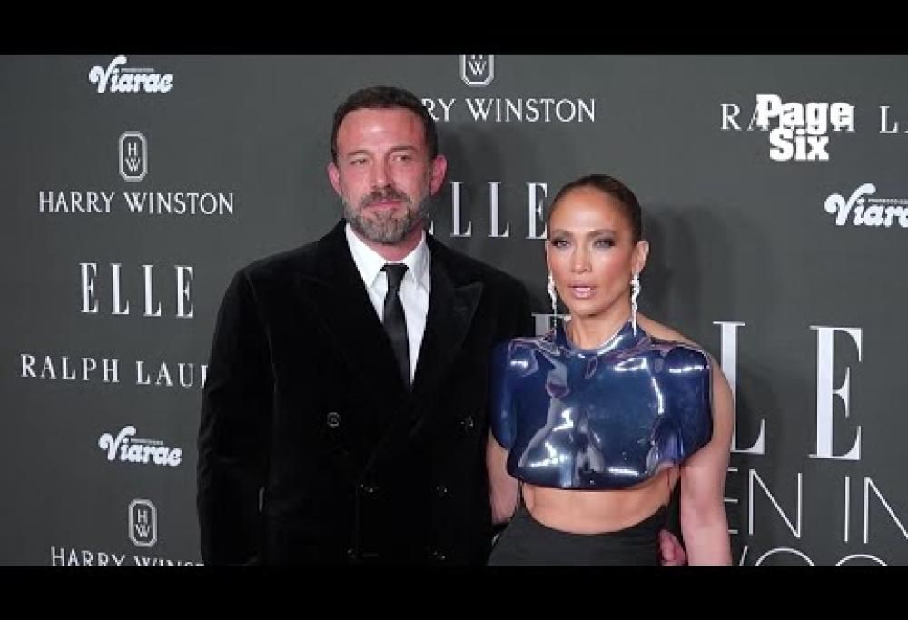 Jennifer Lopez non scherza in fatto di alberi di Natale: le foto