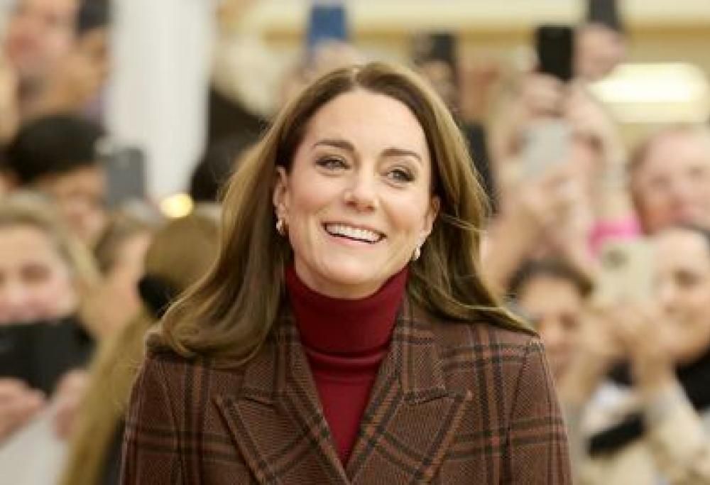 Kate Middleton visita l’ospedale dove è stata curata: il video