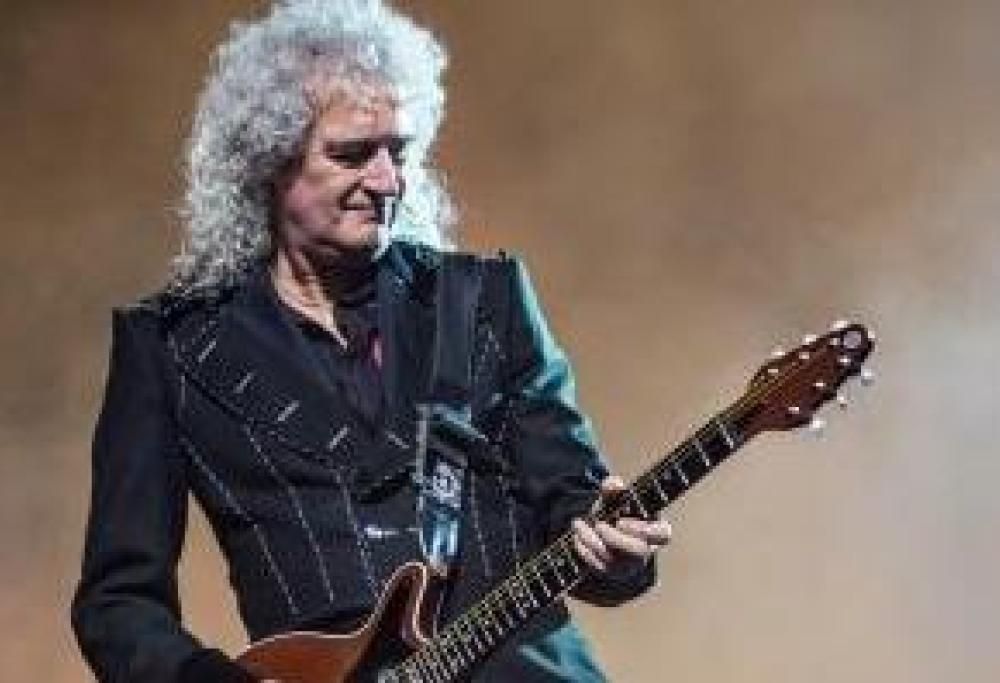 29 aprile 2009:  a lezione di chitarra da Brian May!