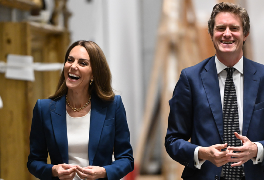 Kate Middleton evita alla perfezione un incidente coi tacchi. Il video