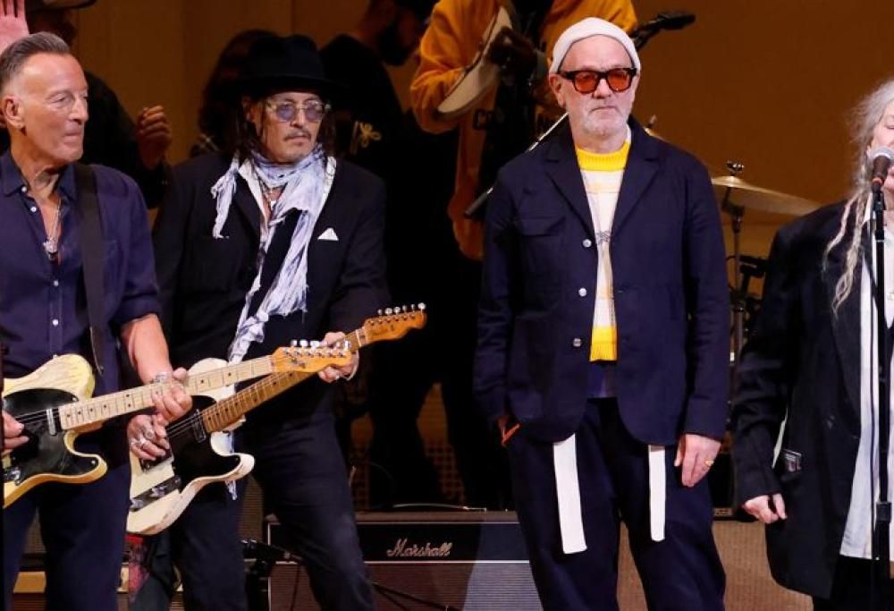 Bruce Springsteen esegue Because The Night al concerto tributo per Patti Smith. Il video