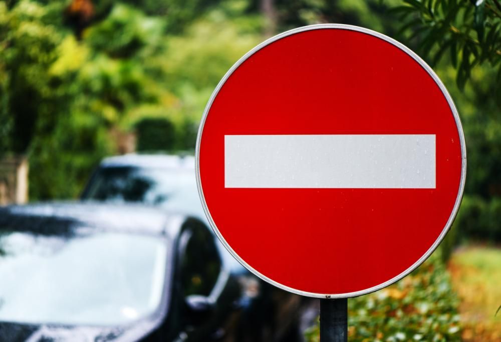 Cartelli  dedicati a Google Maps in Sardegna:  Non seguite le indicazioni!