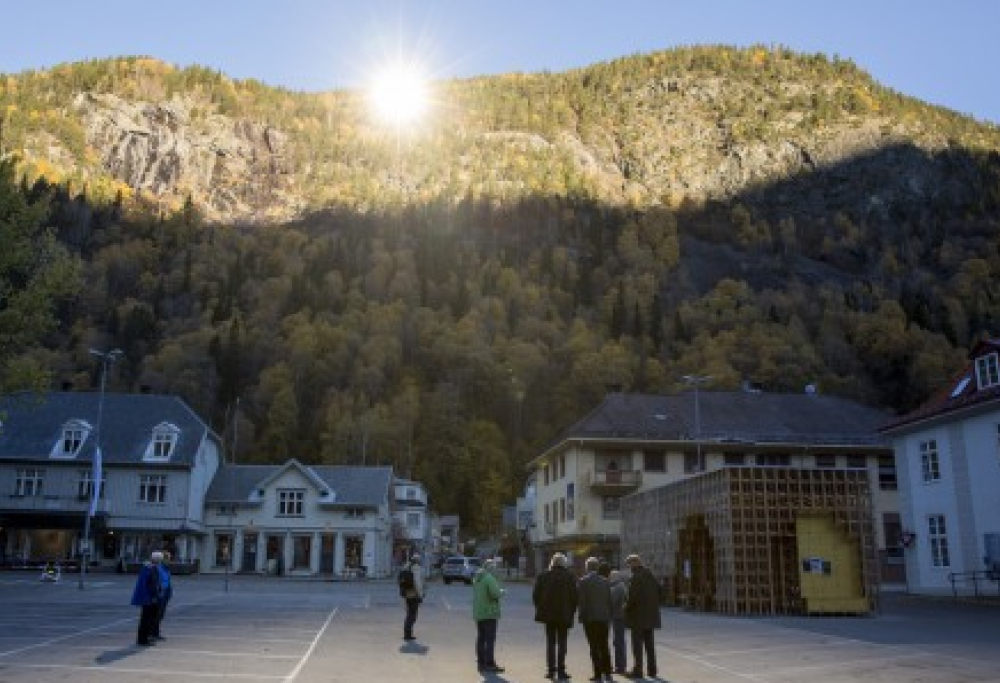 Sole artificiale. Uno specchio per illuminare il paese condannato al buio