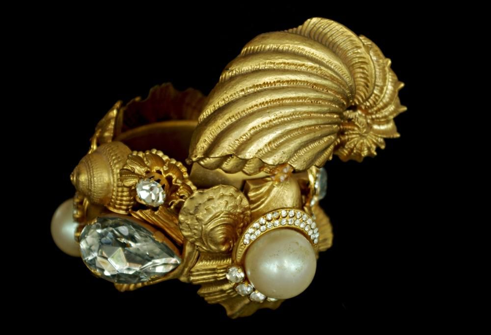 Gianfranco Ferré. Sotto un’altra luce: Gioielli e Ornamenti