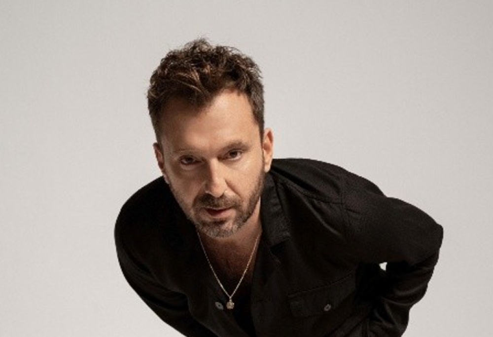 Cesare Cremonini pubblica Ragazze facili. Il video