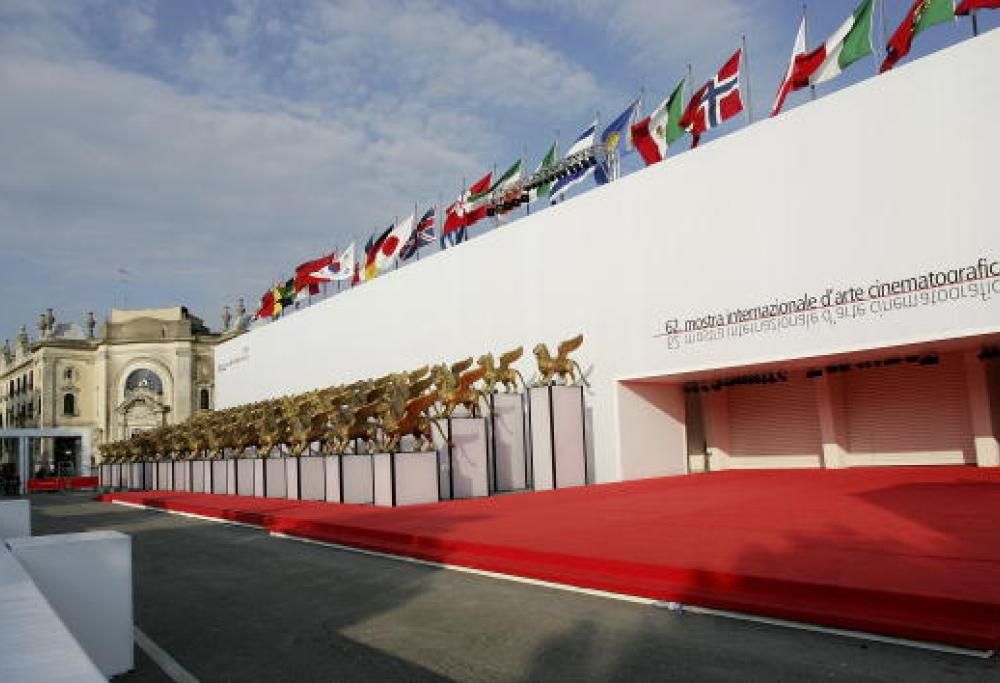 Mostra del Cinema di Venezia: le pellicole fuori concorso di Pedro Almodóvar e Regina King