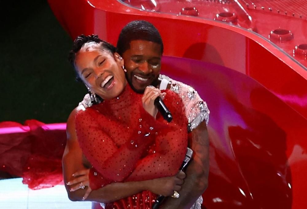 Anche Alicia Keys sul palco del Super Bowl: il video