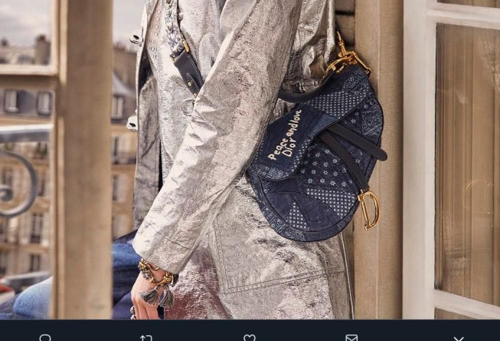 La Saddle Bag di Dior si rinnova: storia di una borsa cult