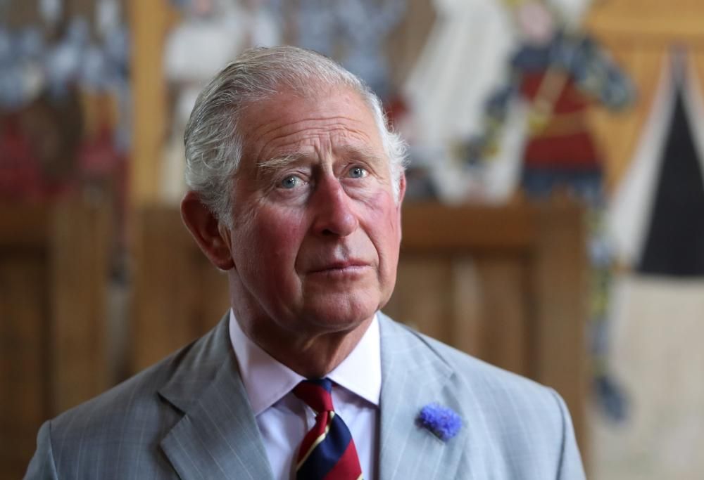 Re Carlo dona 800 frigoriferi