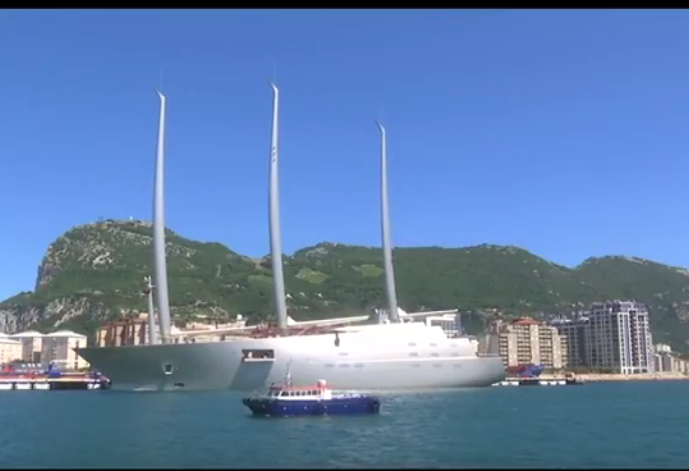 Gigantesco! Guarda lo yacht da 460 milioni di dollari disegnato da Philippe Starck