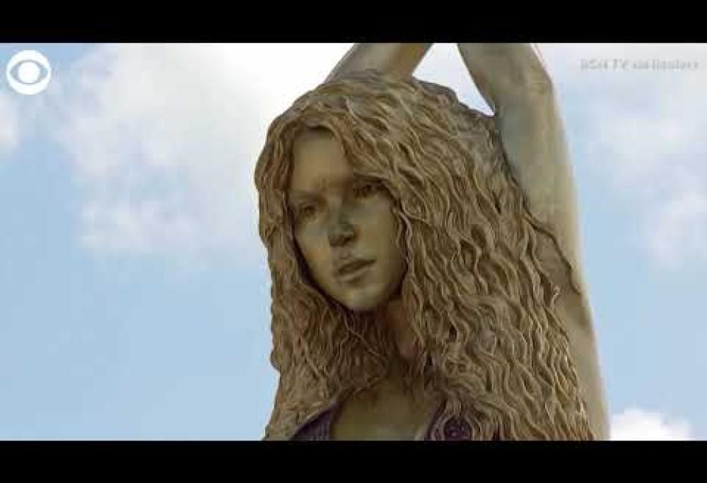 Shakira: adesso un’immensa statua la ritrae. Il video