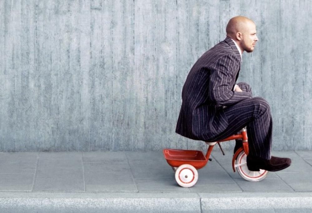 Ciclisti. Fino a 168 euro di multa per chi pedala sul marciapiede