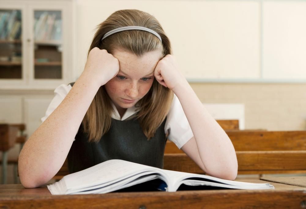 “Mia figlia stressata: basta con i compiti a casa”