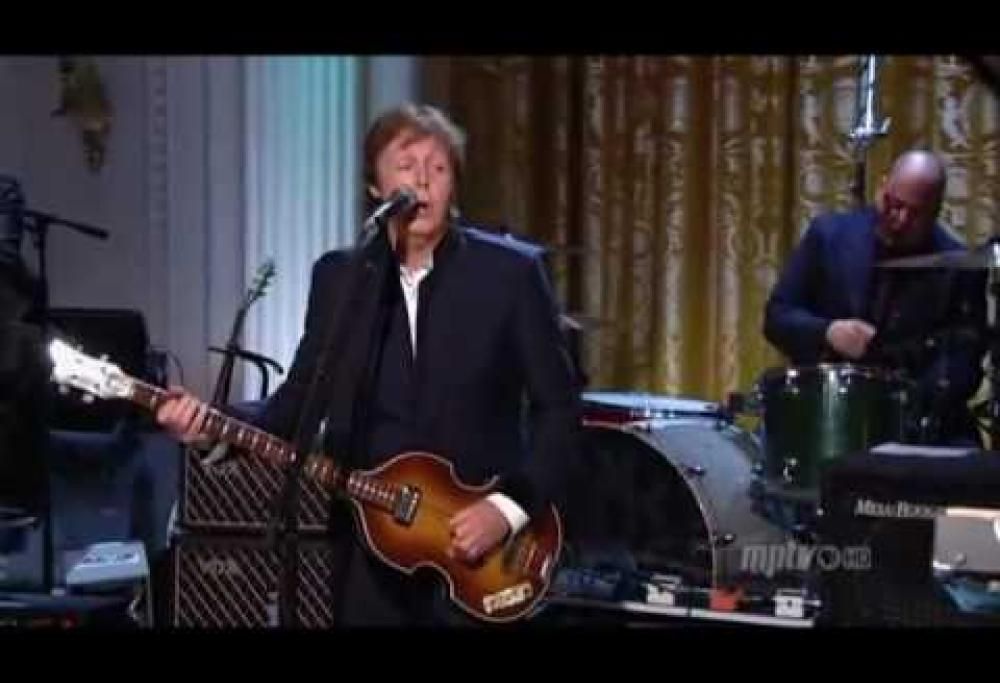 29 marzo 1982: esce Ebony and Ivory