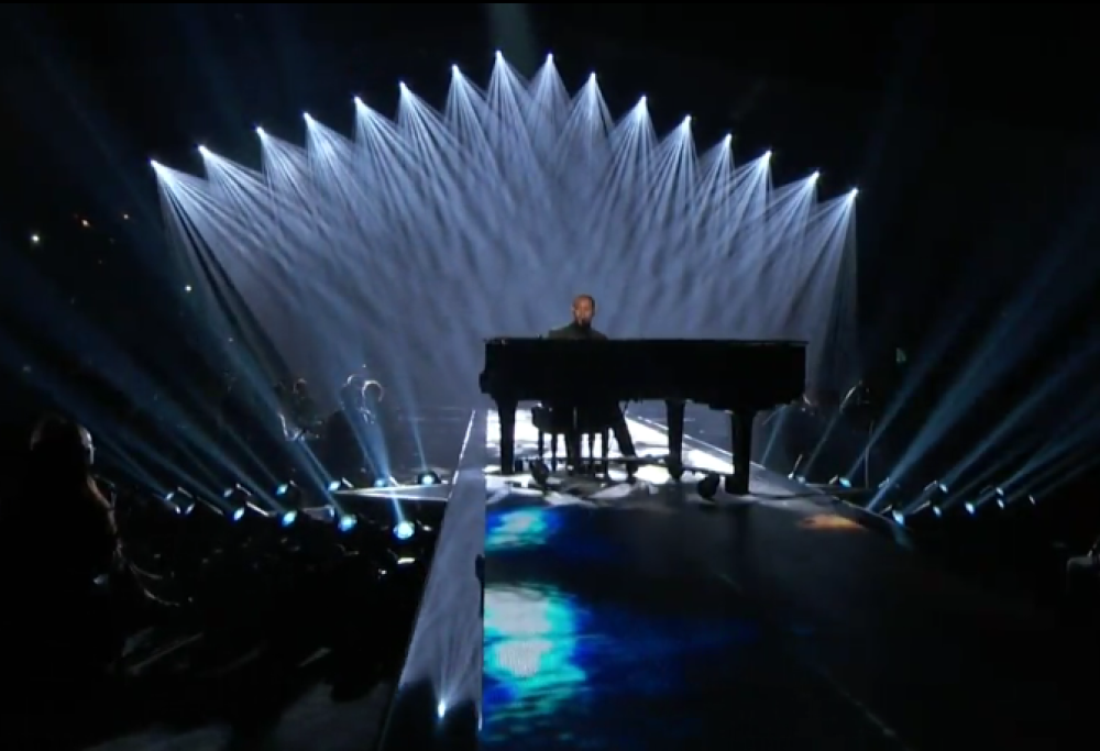 John Legend: guarda la sua incredibile versione 
di un classico degli U2