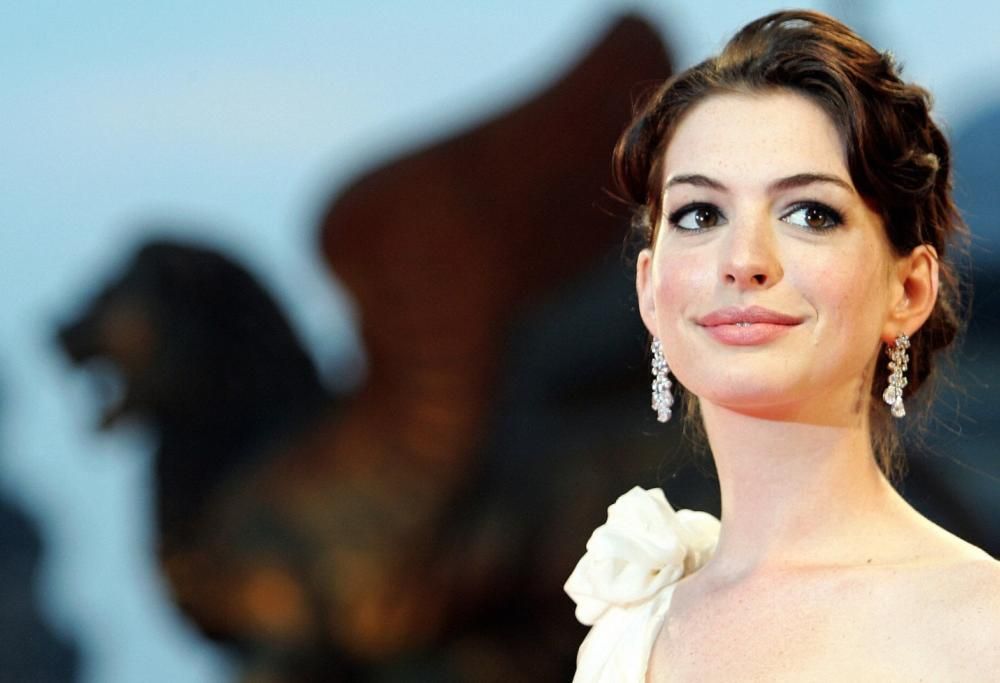 Anne Hathaway buon compleanno