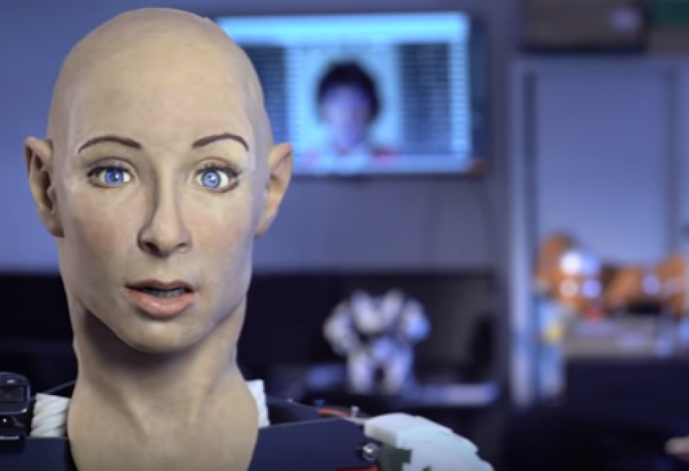 Face, il robot italiano che si emoziona