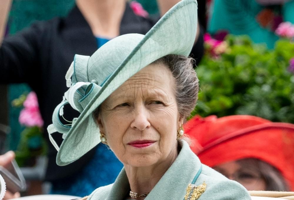 Anna d’Inghilterra ha compiuto 70 anni senza festeggiamenti royal, ma con un pranzo speciale